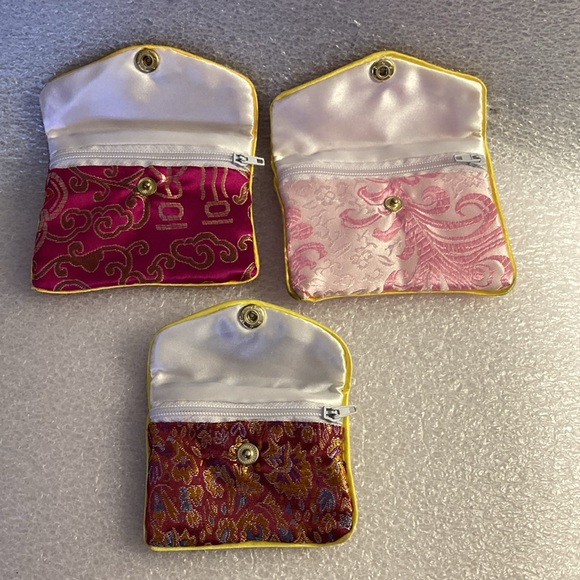 NWOT - Assortment of (6) Oriental Drawstring & Zippered Jewellery Gift Pouches - Picture 4 of 8